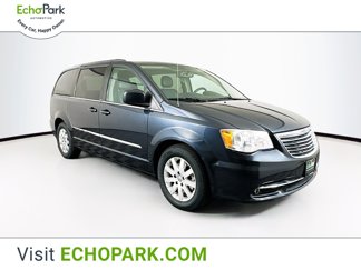 Used 2013 Chrysler Town & Country Touring image 1