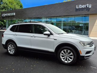 Used 2018 Volkswagen Tiguan SE w/ Panoramic Sunroof Package image 1