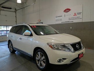 Used 2016 Nissan Pathfinder Platinum w/ Family Entertainment Package image 1