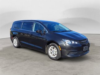 Used 2022 Chrysler Voyager LX image 1