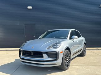 Certified 2024 Porsche Macan image 1