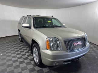 Used 2013 GMC Yukon XL SLT image 1