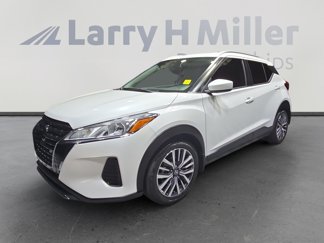 Certified 2021 Nissan Kicks SV image 1