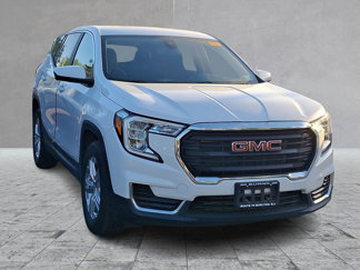 Used 2022 GMC Terrain SLE image 1
