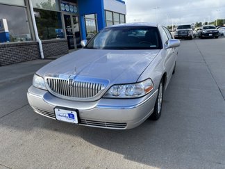 Used 2011 Lincoln Town Car Signature Limited w/ Continental Edition Pkg image 1