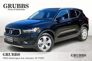 Certified 2022 Volvo XC40 T5 Momentum image 1