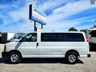 Used 2008 Chevrolet Express 1500 Passenger image 1