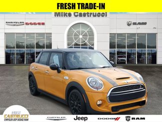 Used 2016 MINI Cooper S image 1