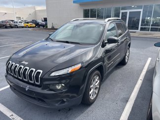 Used 2018 Jeep Cherokee Latitude image 1
