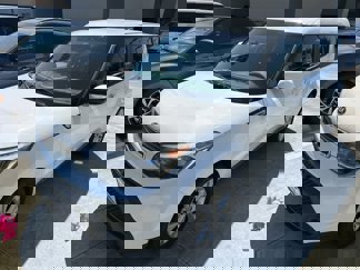 Used 2015 Kia Soul + image 1