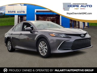 Used 2021 Toyota Camry LE image 1