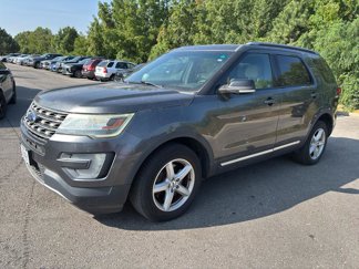 Used 2016 Ford Explorer XLT image 1