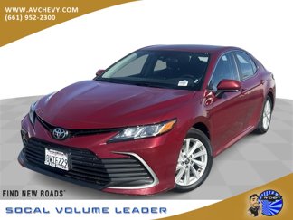 Used 2021 Toyota Camry LE image 1