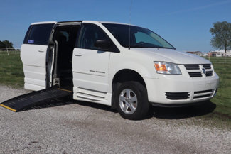 Used 2010 Dodge Grand Caravan SE image 1