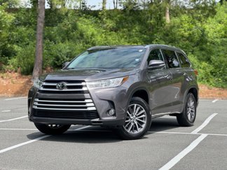 Used 2017 Toyota Highlander XLE image 1