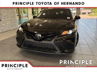 Used 2022 Toyota Camry SE image 1