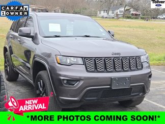 Used 2020 Jeep Grand Cherokee Altitude image 1