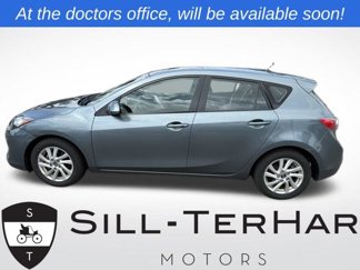 Used 2013 MAZDA MAZDA3 i Grand Touring image 1