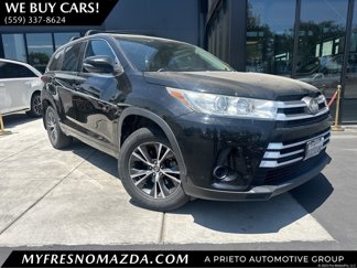 Used 2018 Toyota Highlander LE image 1