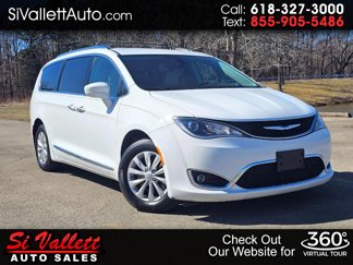 Used 2019 Chrysler Pacifica Touring-L image 1