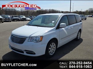 Used 2015 Chrysler Town & Country Touring image 1