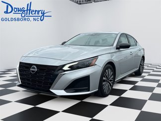 Used 2024 Nissan Altima 2.5 SV image 1