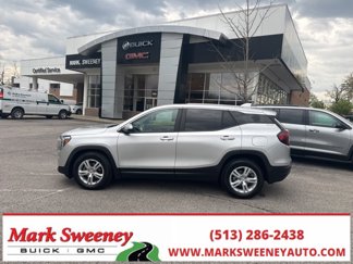 Used 2022 GMC Terrain SLE image 1