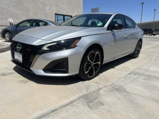 Used 2024 Nissan Altima 2.5 SR w/ SR Premium Package image 1