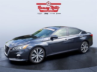 Used 2020 Nissan Altima 2.0 Platinum image 1