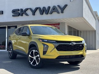 Used 2024 Chevrolet Trax RS w/ Driver Confidence Package image 1