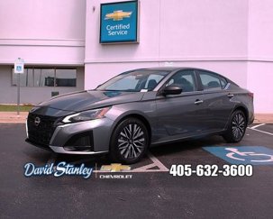 Used 2024 Nissan Altima 2.5 SV image 1