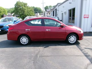 Used 2019 Nissan Versa SV image 1