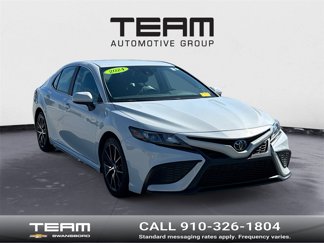 Used 2024 Toyota Camry SE image 1