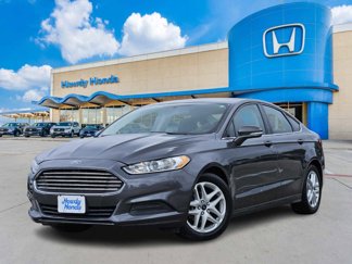 Used 2016 Ford Fusion SE image 1