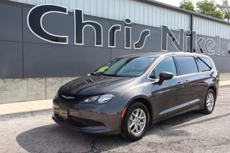 Used 2022 Chrysler Voyager LX image 1