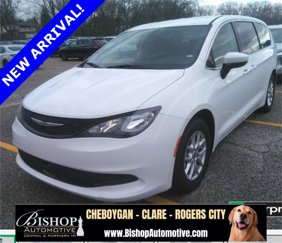 Used 2022 Chrysler Voyager LX image 1