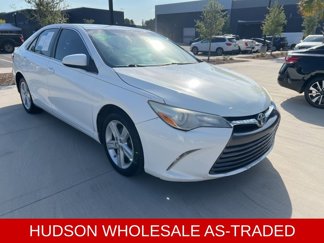 Used 2015 Toyota Camry LE image 1