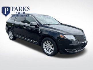 Used 2016 Lincoln MKT AWD image 1
