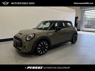 Used 2019 MINI Cooper S w/ Premium Package image 1