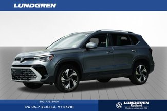 New 2025 Volkswagen Taos SE image 1
