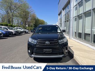 Used 2017 Toyota Highlander SE image 1