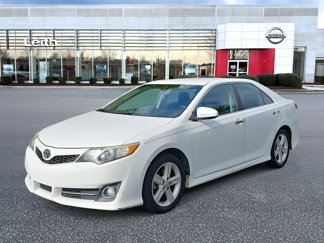 Used 2014 Toyota Camry SE image 1
