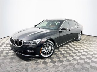 Used 2018 BMW 750i image 1