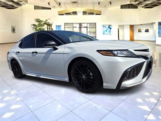 Used 2021 Toyota Camry XSE image 1