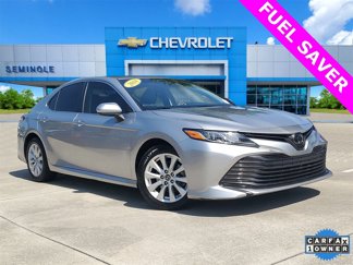 Used 2018 Toyota Camry LE image 1