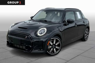 Used 2023 MINI Cooper S image 1