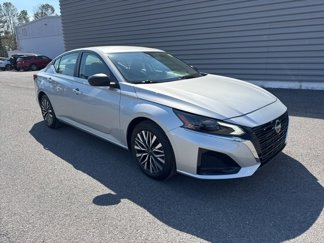 Used 2024 Nissan Altima 2.5 SV image 1