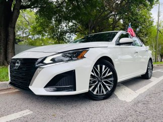 Used 2025 Nissan Altima 2.5 SV image 1