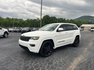 Used 2021 Jeep Grand Cherokee Laredo X image 1