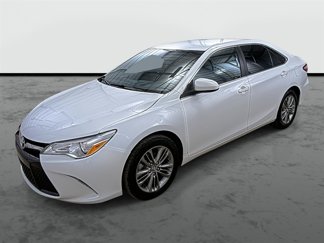 Used 2017 Toyota Camry SE image 1
